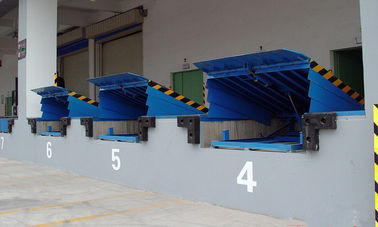 8 σταθερή τόνος υδραυλική αποβάθρα Leveler φορτώματος και εκφορτώματος με τον υψηλής αντοχής χάλυβα μαγγάνιου